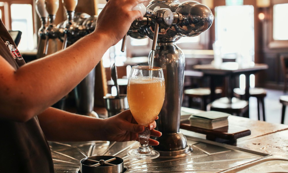 Bierabsatz 2025 fällt deutlich unter 8 Milliarden Liter und verzeichnet stärksten Rückgang seit 1993