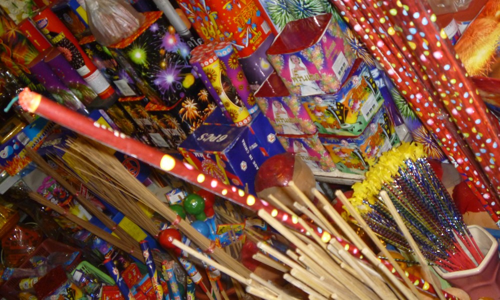 Feuerwerksimporte 2025 stark gestiegen: Mehr als 42 400 Tonnen bis September