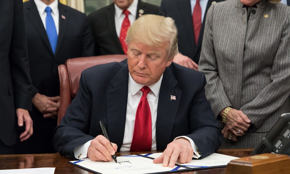 Studie zeigt ungleiches Bild: US-Zölle treffen Auto und Stahlregionen besonders hart